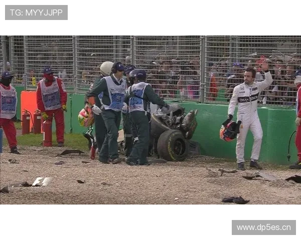 半场闷平格鲁达失机古拉伤退 半场闷平格鲁达失机古拉伤退